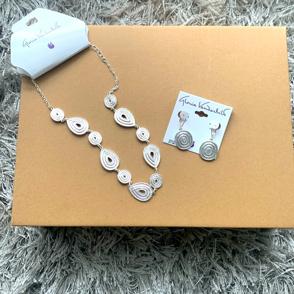 Gloria Vanderbilt Jewelry